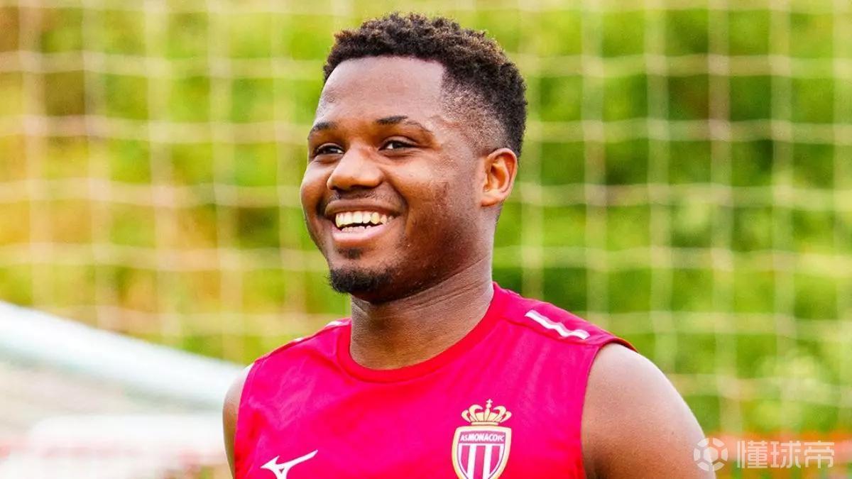 摩纳哥训练开放日，集结日状态回暖引欢呼，法甲在即，资深球员宣示担当